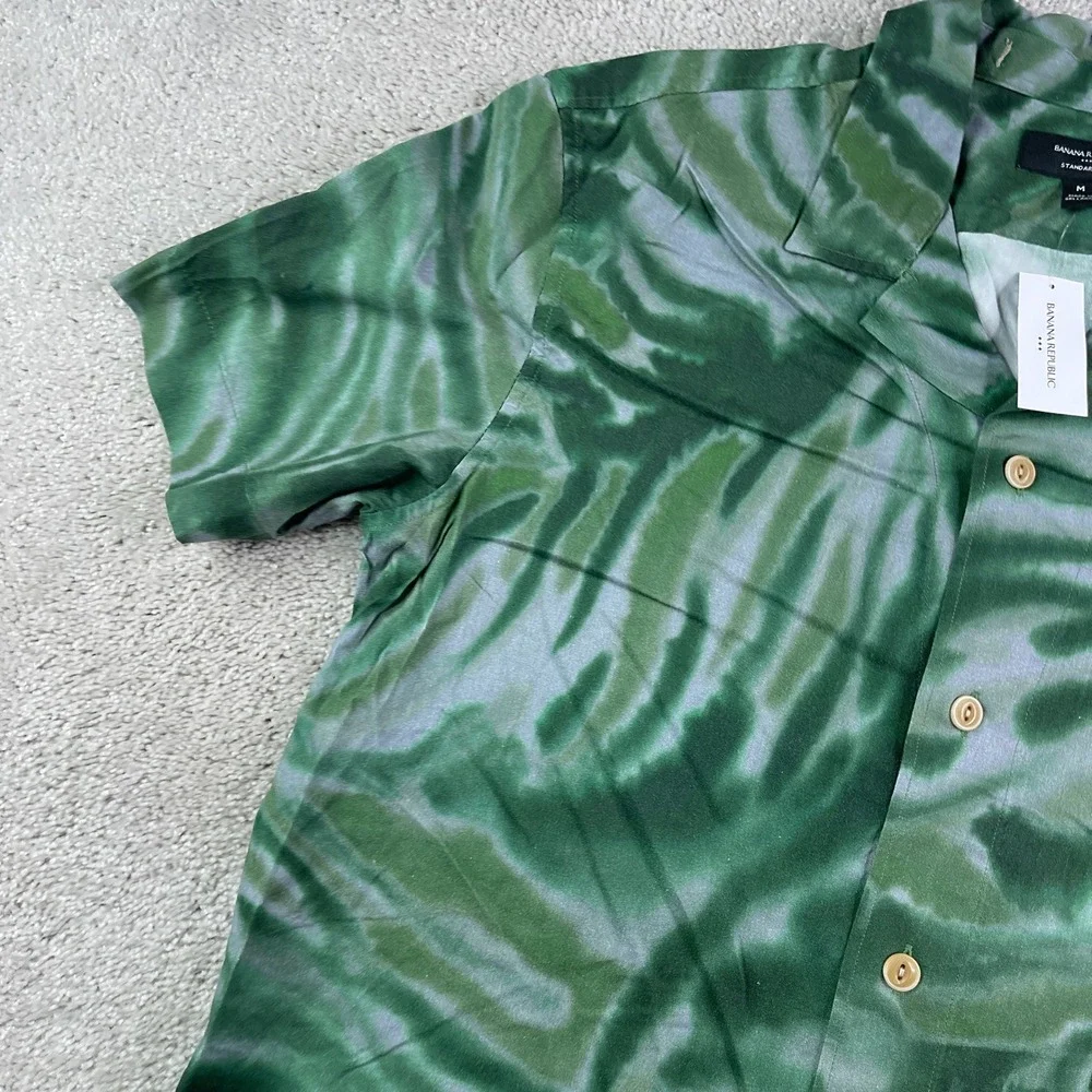 NEW Banana Republic Shirt Mens Medium Green Tie Dye Botanica Camp Loop Collar